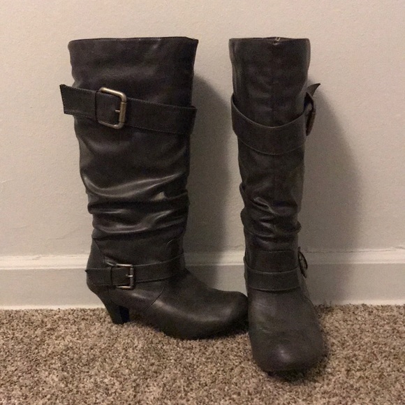 Grey patent leather boots - Picture 1 of 3